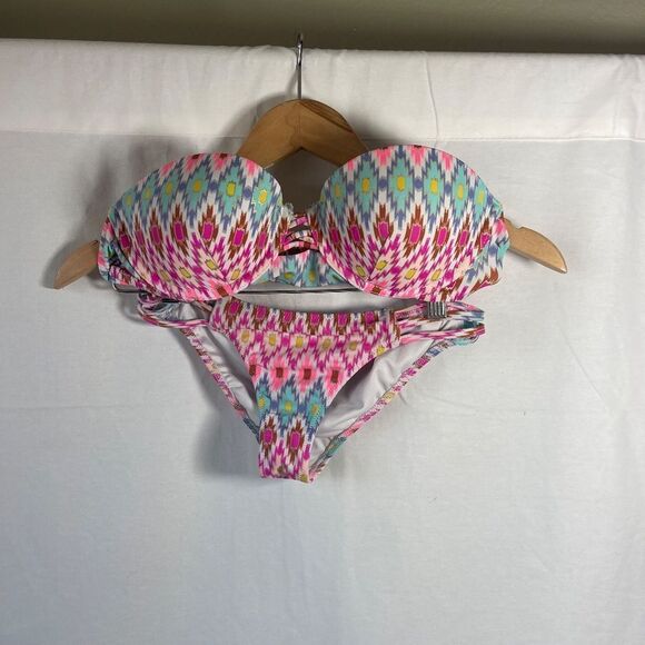 Victoria's Secret The Strappy Cheeky Chevron Print Bikini Sz 32D/XS - Picture 2 of 11